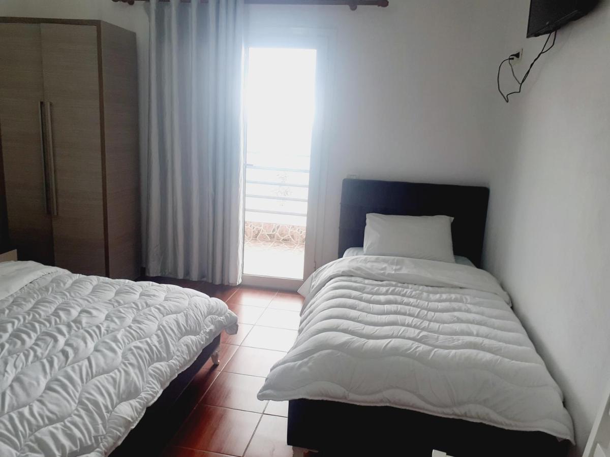 Anxhelos Hotel Himarë Dış mekan fotoğraf
