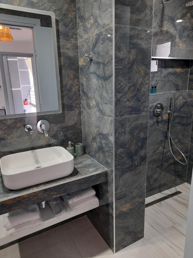 Anxhelos Hotel Himarë Dış mekan fotoğraf