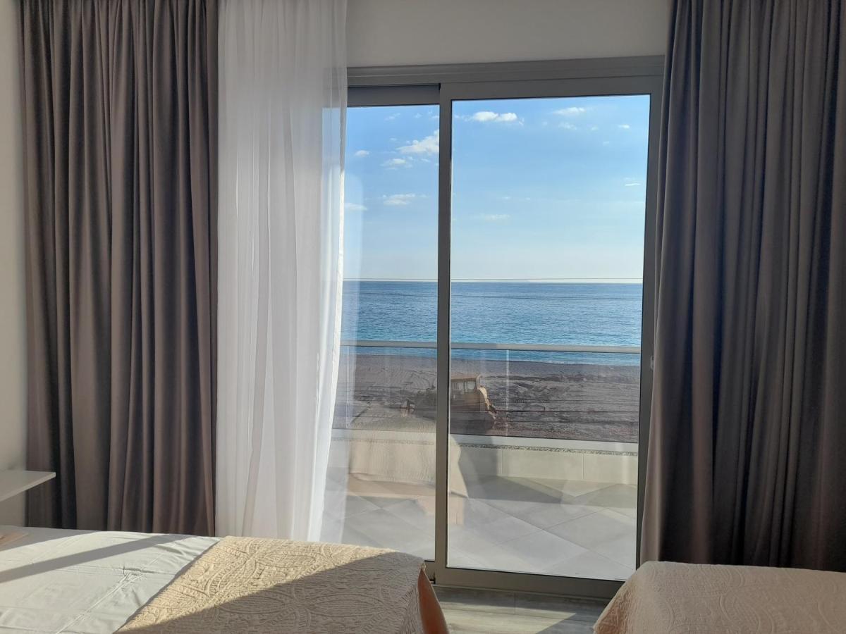 Anxhelos Hotel Himarë Dış mekan fotoğraf
