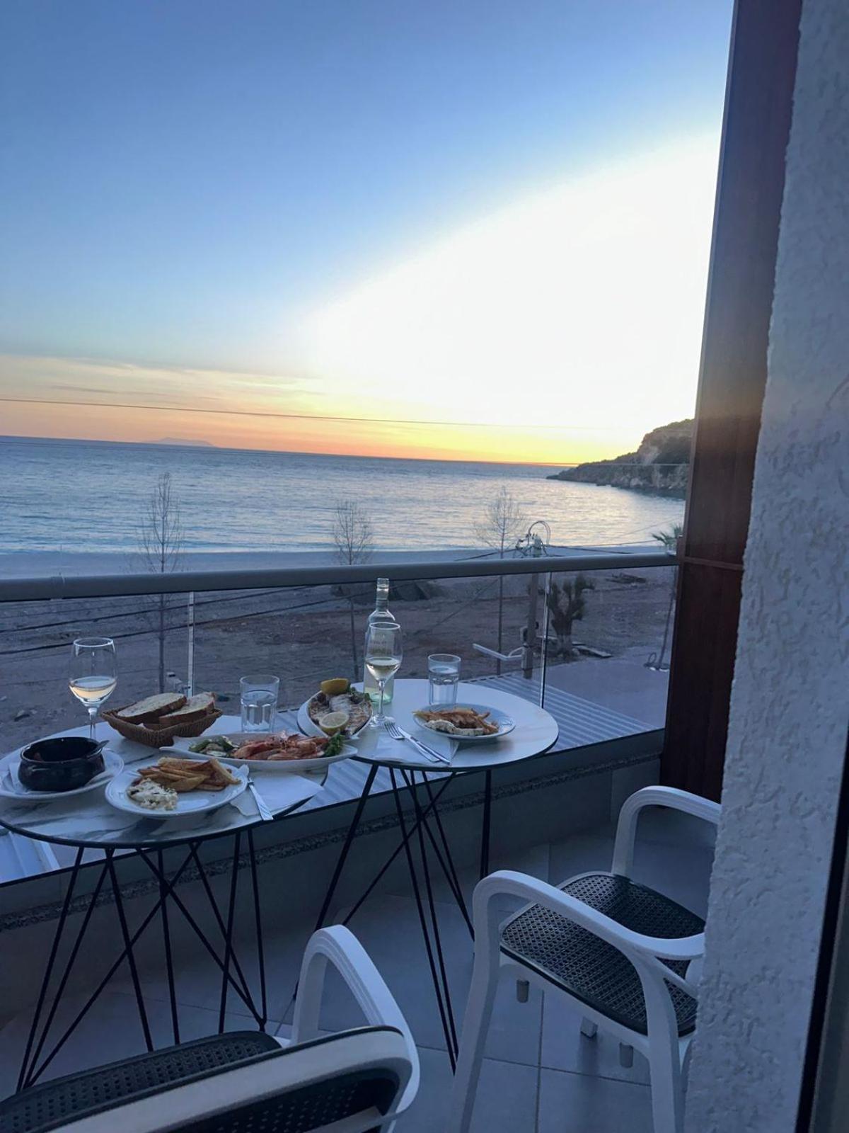 Anxhelos Hotel Himarë Dış mekan fotoğraf