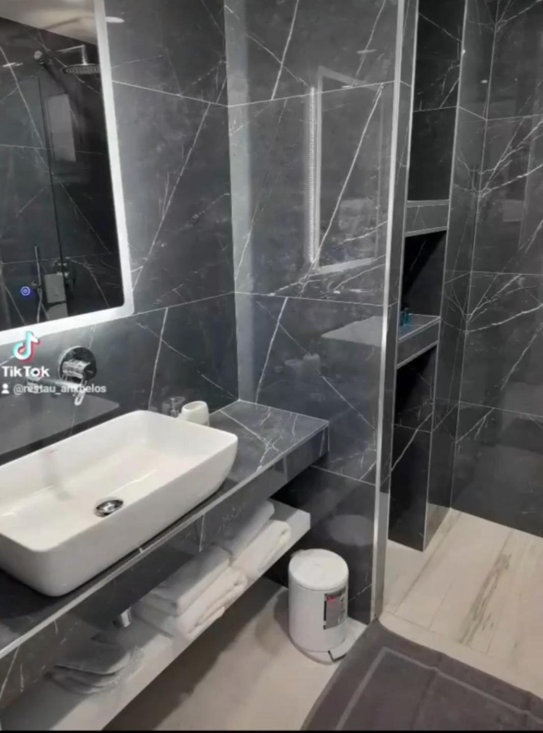 Anxhelos Hotel Himarë Dış mekan fotoğraf