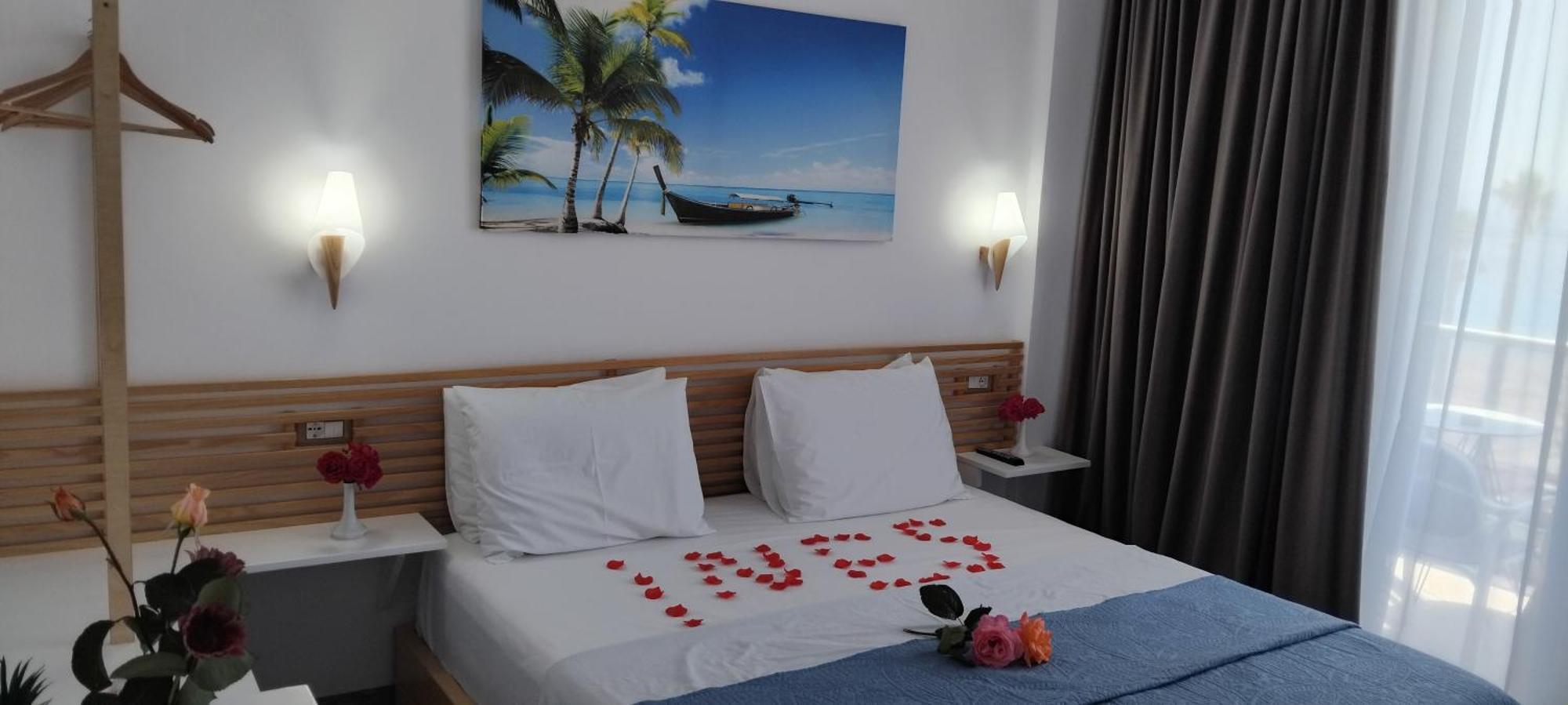 Anxhelos Hotel Himarë Dış mekan fotoğraf