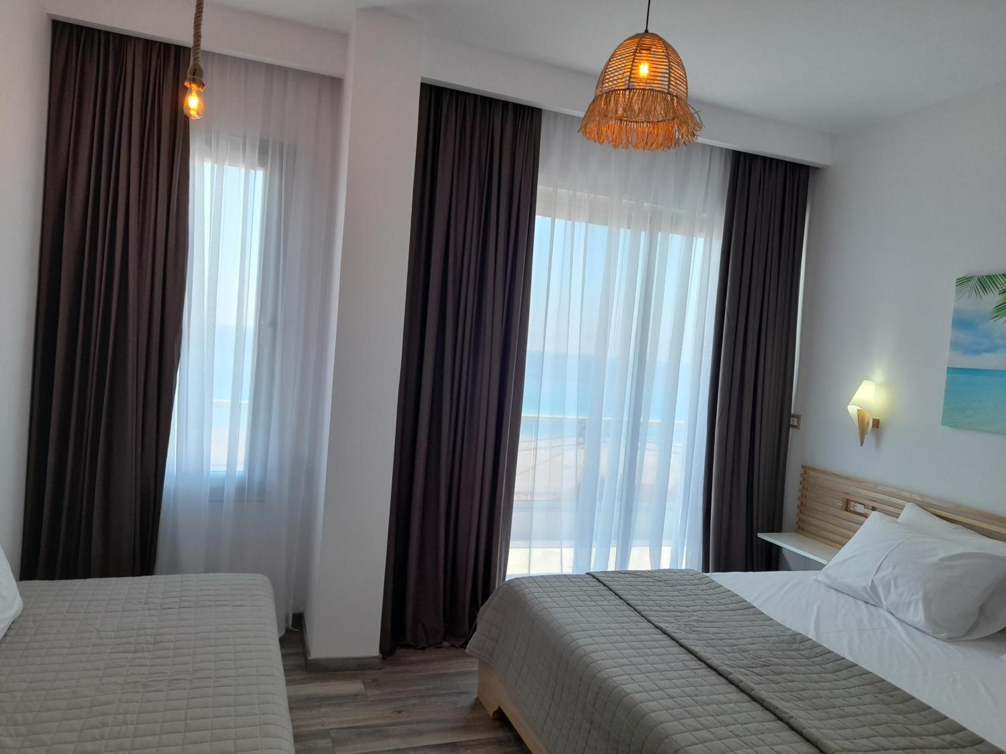 Anxhelos Hotel Himarë Dış mekan fotoğraf
